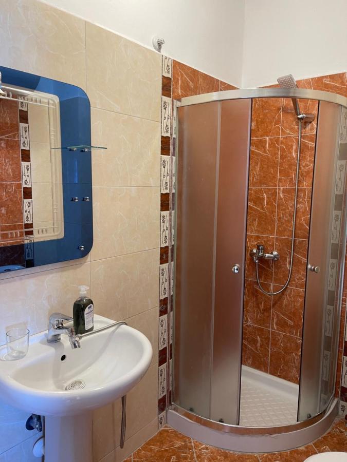 Sina Apartments Sarandë エクステリア 写真